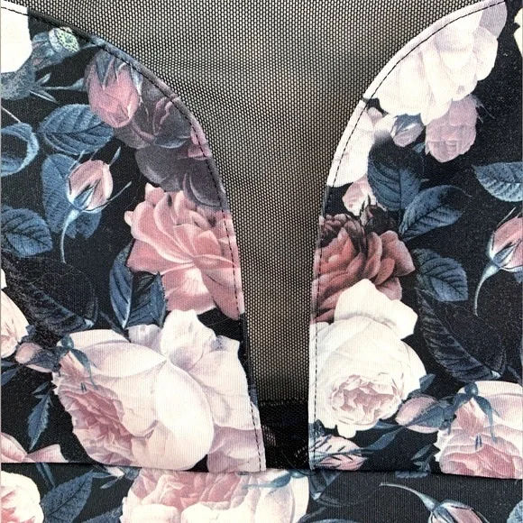 2B Bebe size XS Deep V Floral Crop Top - Picture 6 of 15